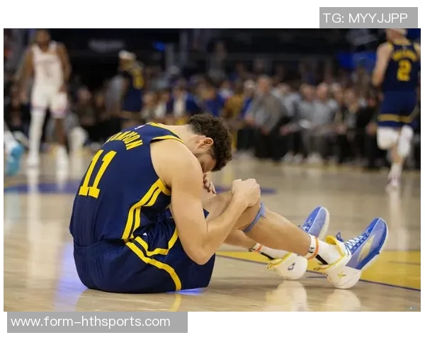 克莱新赛季首战表现平平13投仅4中三分球命中率低迷仅得10分