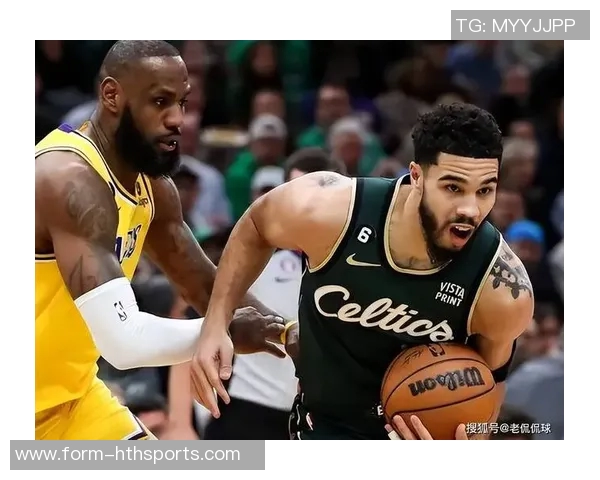 詹姆斯明年或降薪签短约争冠退役传闻不攻自破 詹姆斯明年或降薪签短约争冠退役传闻不攻自破