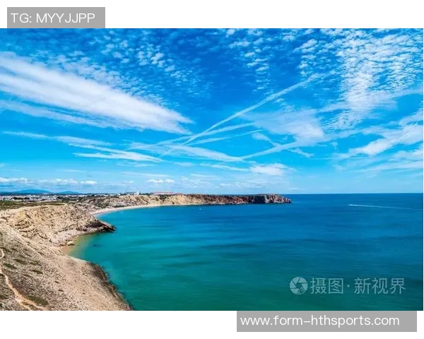 葡萄牙2026年客场球衣曝光海蓝色V字设计搭配独特图案装饰 葡萄牙2026年客场球衣曝光海蓝色V字设计搭配独特图案装饰